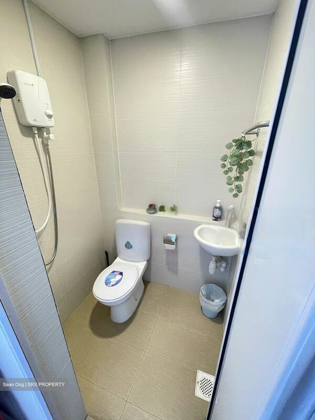 Gold Coast Condo (D5), Condominium #458004951